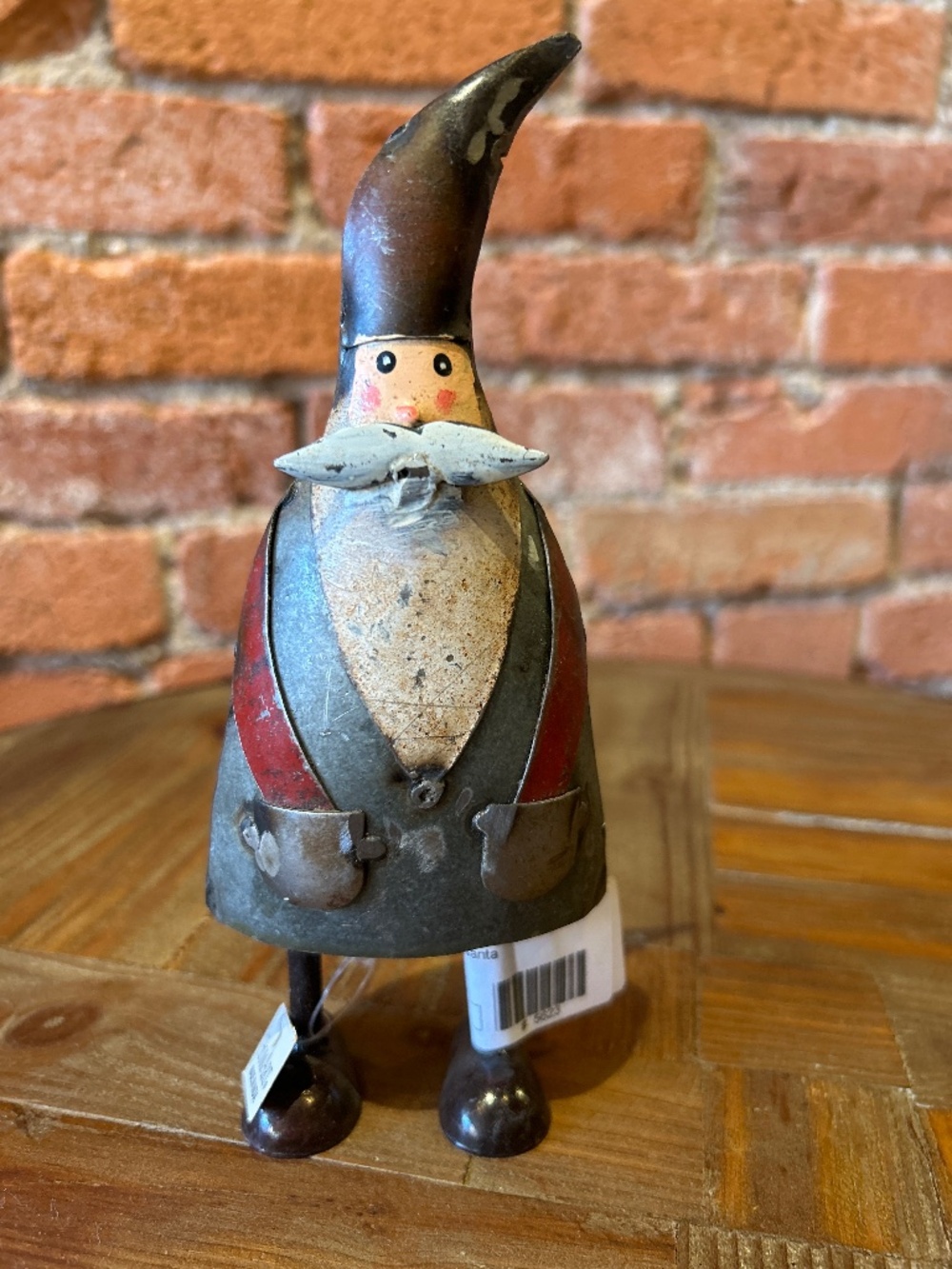 Handcrafted primitive Santa - Picture 1 of 3
